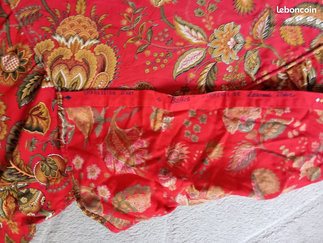 Couvre-lit ou couvre-lit en soie brodée en satin d'exportation chinoise