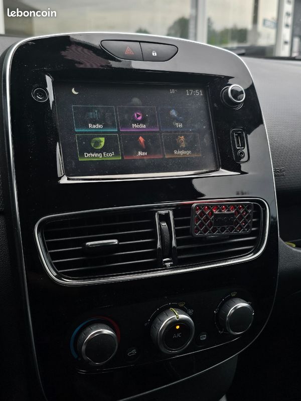 Renault CLIO IV Phase 2 1.5 dCi FAP 75 cv (image 12)
