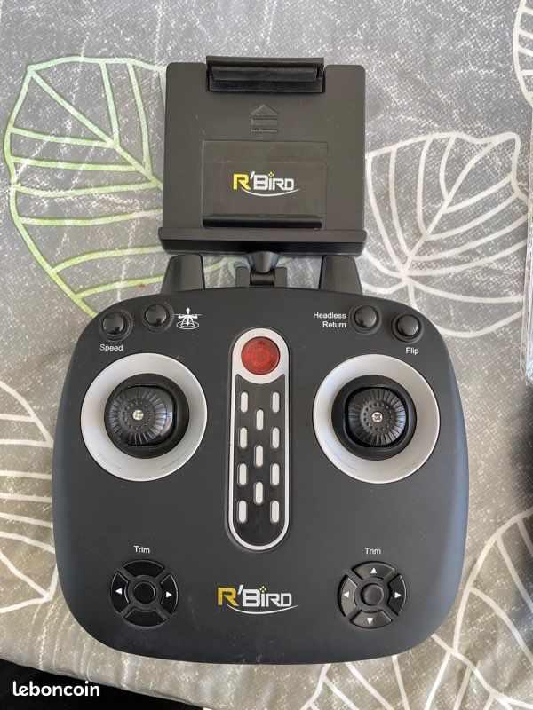 Télécommande du drone R’Bird et 4 élise de secours (image 1)