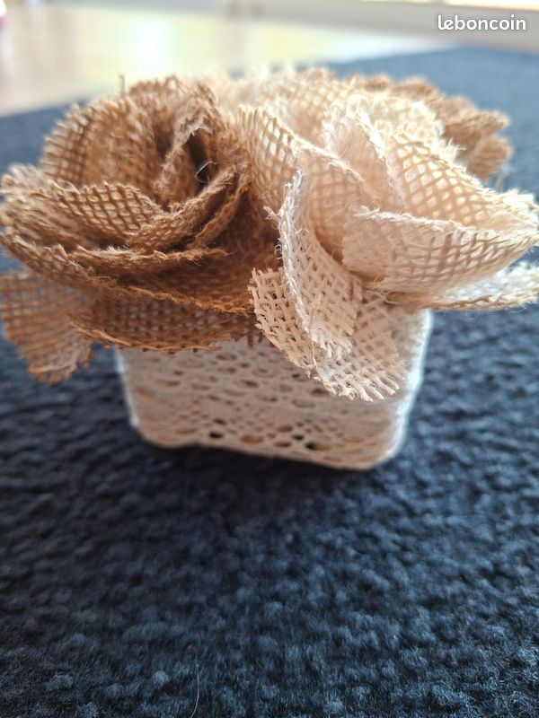Fleurs en toile de jute (image 2)