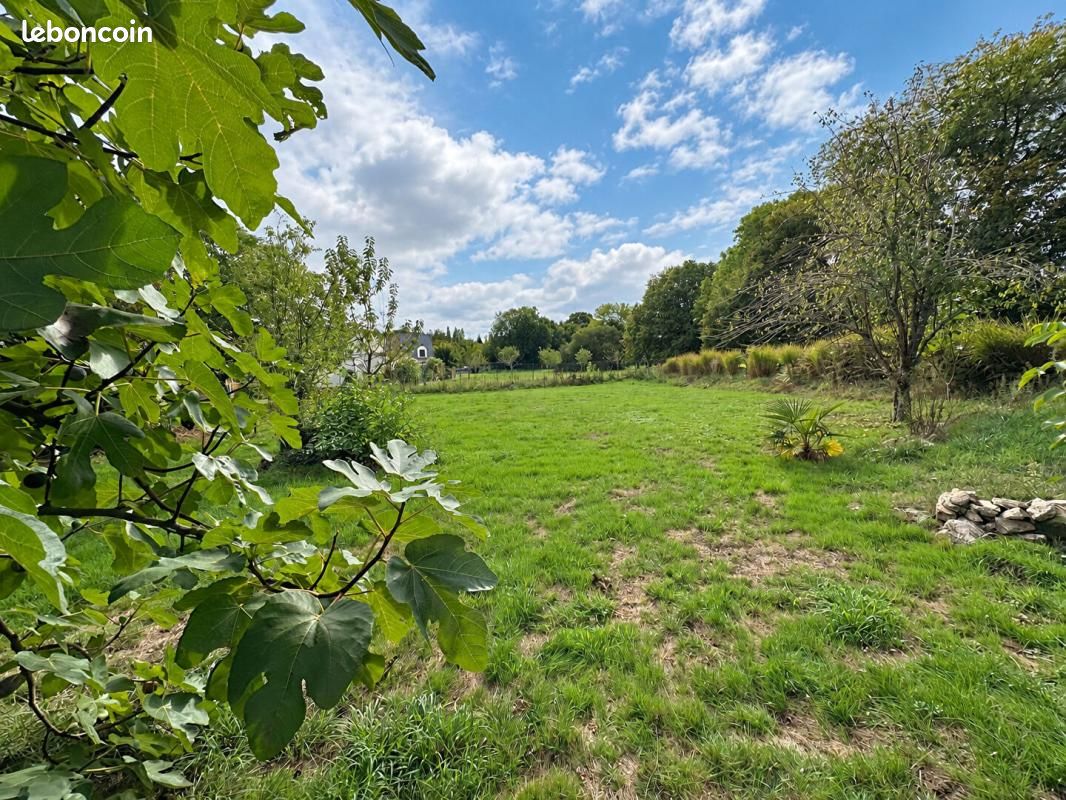 Terrain 700 m² · à Meucon · 222 600 €
