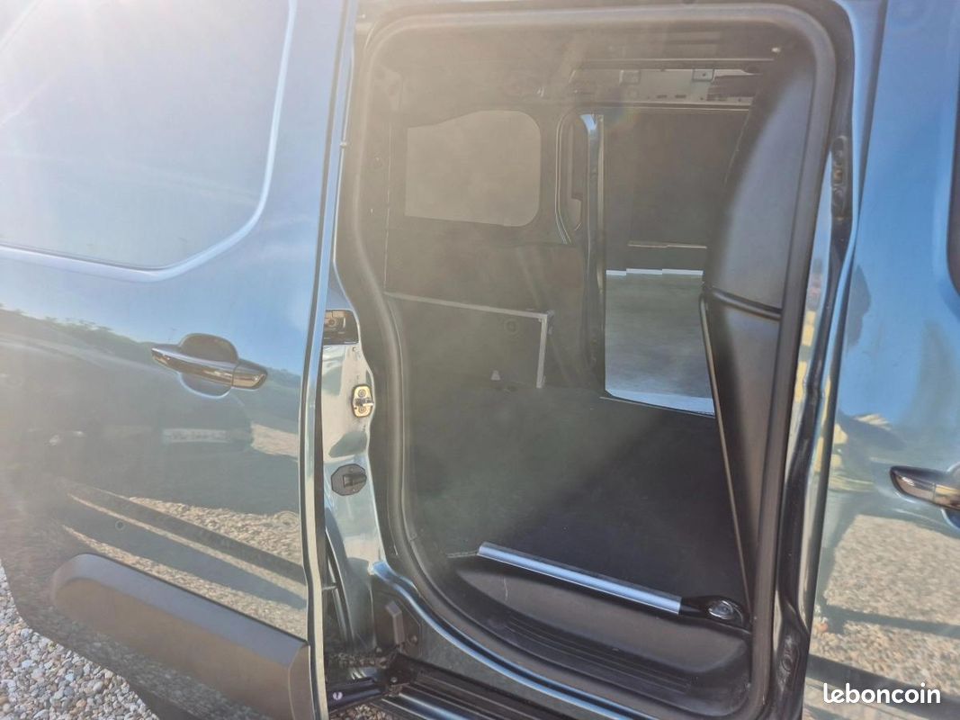 Citroen Berlingo Vu GENERATION-III FOURGON 1.5 BLUEHDI 130 650KG M L1 EAT BVA START-STOP (image 12)