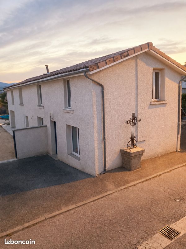 Maison 5 pièces 144 m² · à Chanas · 144 m² · 279 000 €