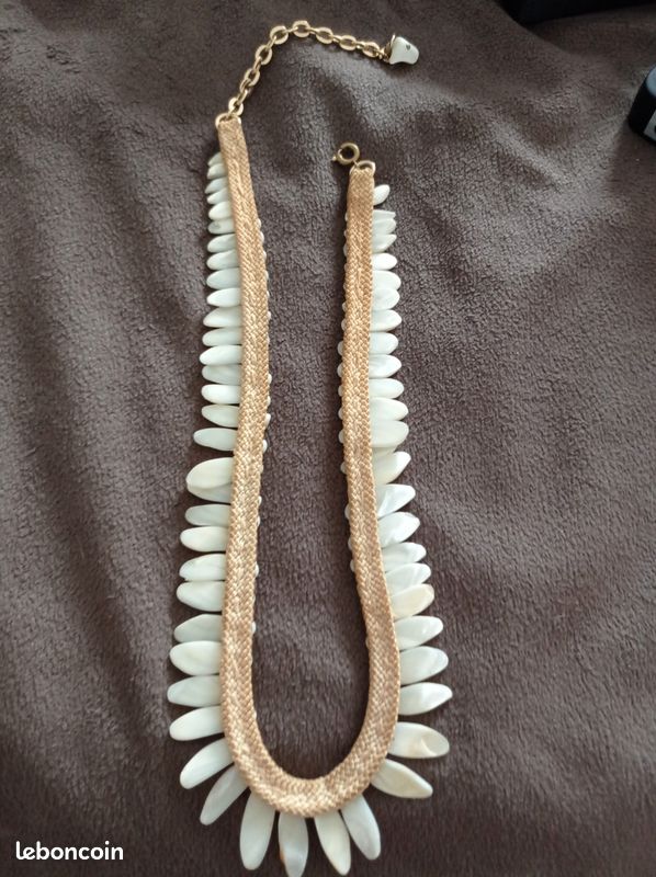 Collier Ancien Ras Du Cou En Nacre - Longueur 44 Cm, Occasion