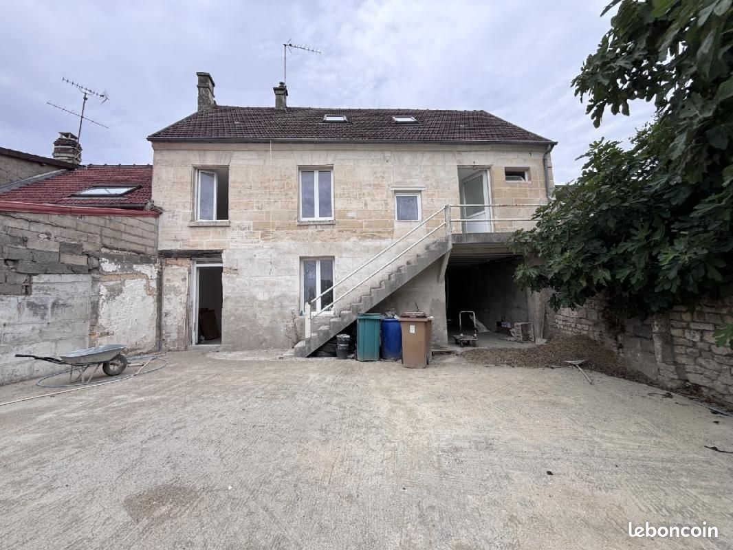 Appartement 7 pièces 210 m² · à Creil · 210 m² · 319 000 €