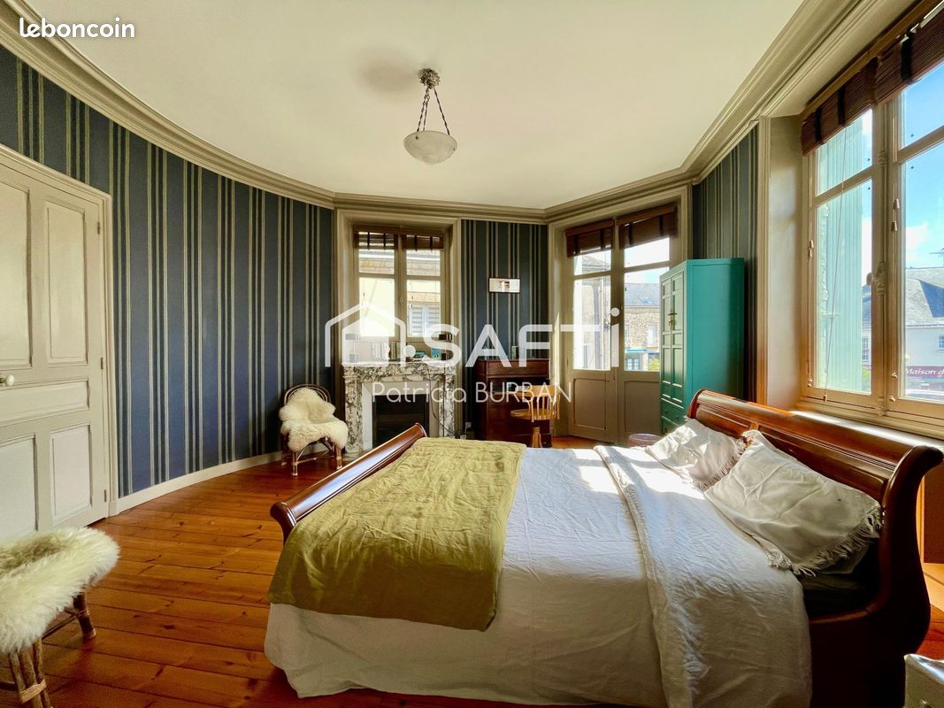 Maison 8 pièces 261 m² · à Questembert · 261 m² · 456 000 €