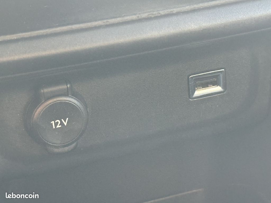Citroën C3 BlueHDi 100 SetS BVM5 Graphic (image 10)