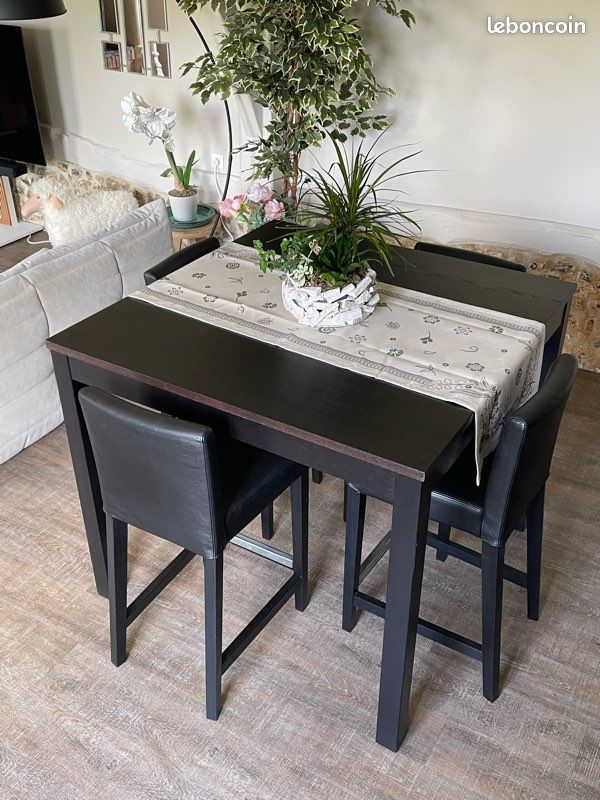 Vends table haute et ses 4 chaises (image 1)