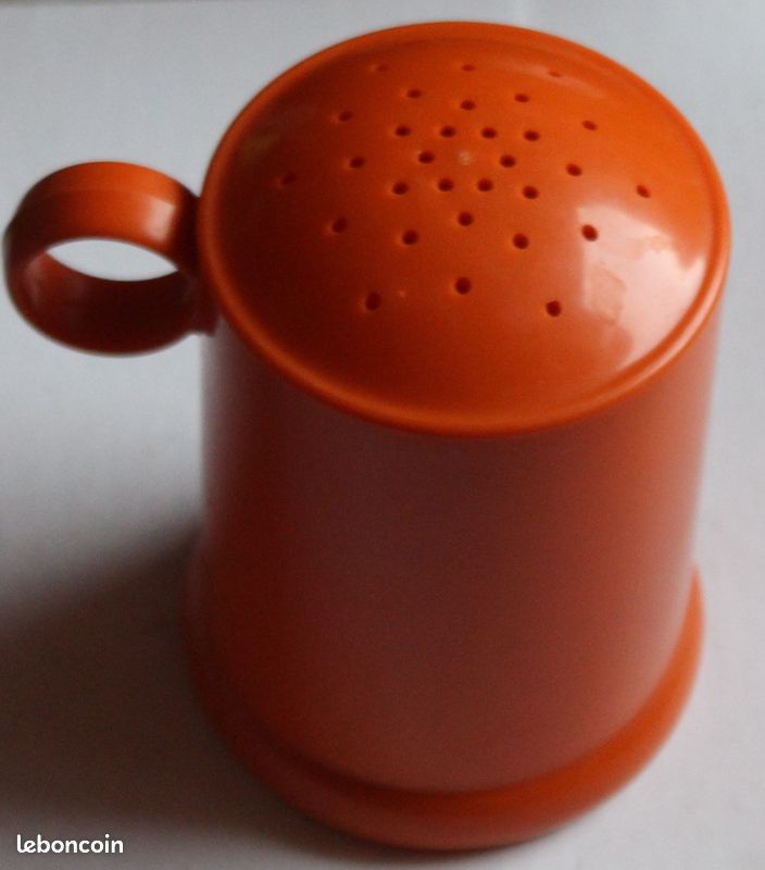 Rare saupoudreuse plastique orange vintage the working kitchen (image 1)