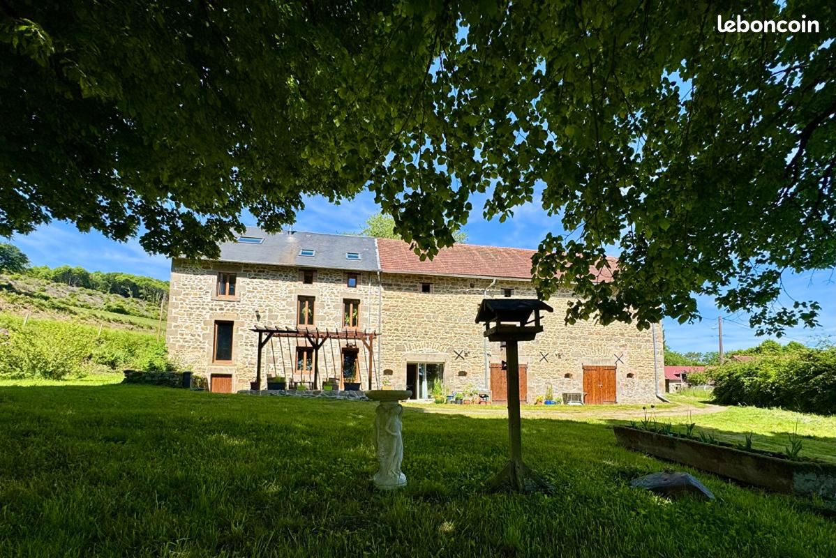 Maison 8 pièces 190 m² · à Janaillat · 190 m² · 204 250 €