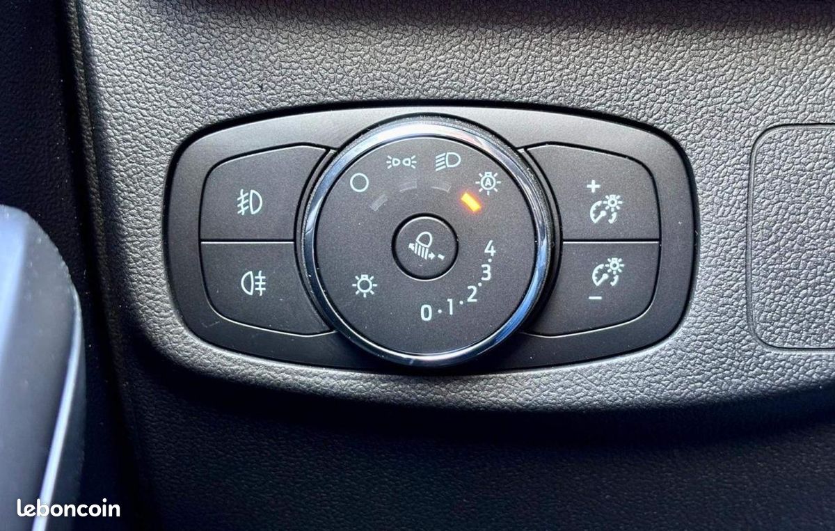 Ford Focus SW 1.0 EcoBoost 125 S&S mHEV ST-Line X (image 12)