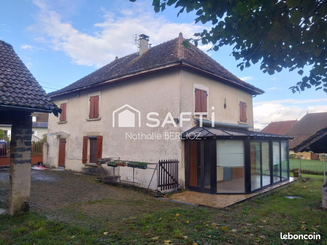 Maison 8 pièces 155 m² · à Faverges-de-la-Tour · 155 m² · 190 000 €