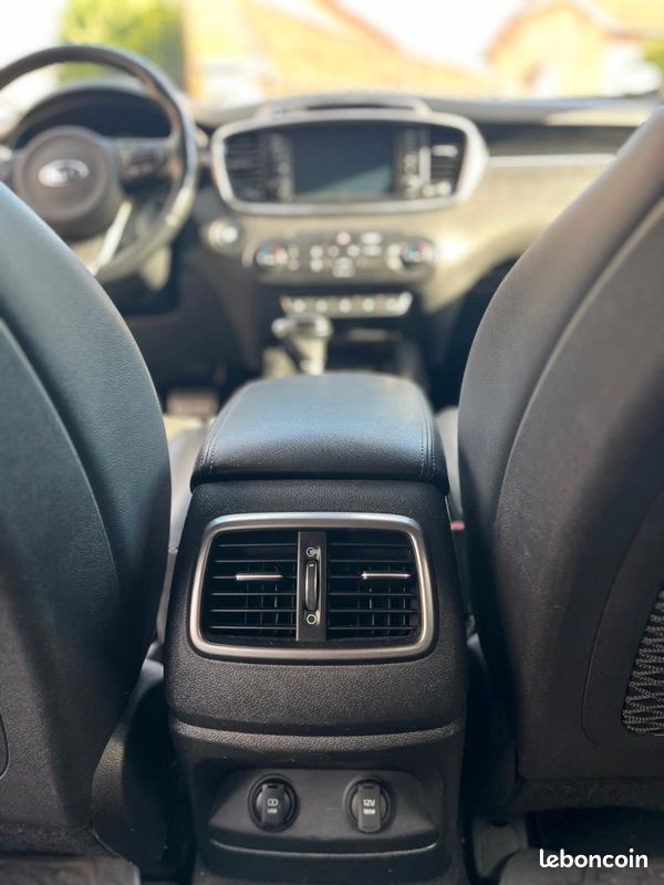 KIA SORENTO 2.2 CRDI - 200cv - 4x4- 2017- 7PL- Finition Ultimate (image 12)