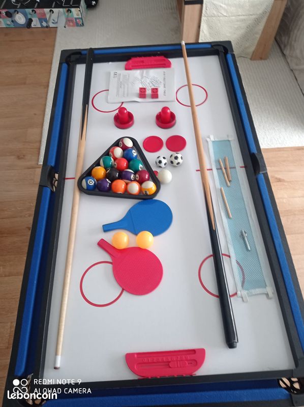 Table Multi-jeux 4 En 1 : Baby-foot, Billard, Ping-pong, Hockey - Très Bon état
