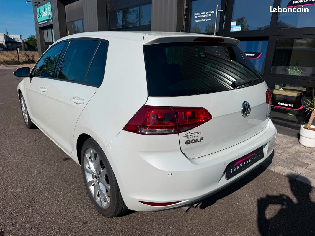 VOLKSWAGEN GOLF 7 2.0 TDI 150 ch BlueMotion Technology Carat avec GPS / RÉGULATEUR / RADAR AVANT ET ARRIÈRE (image 3)