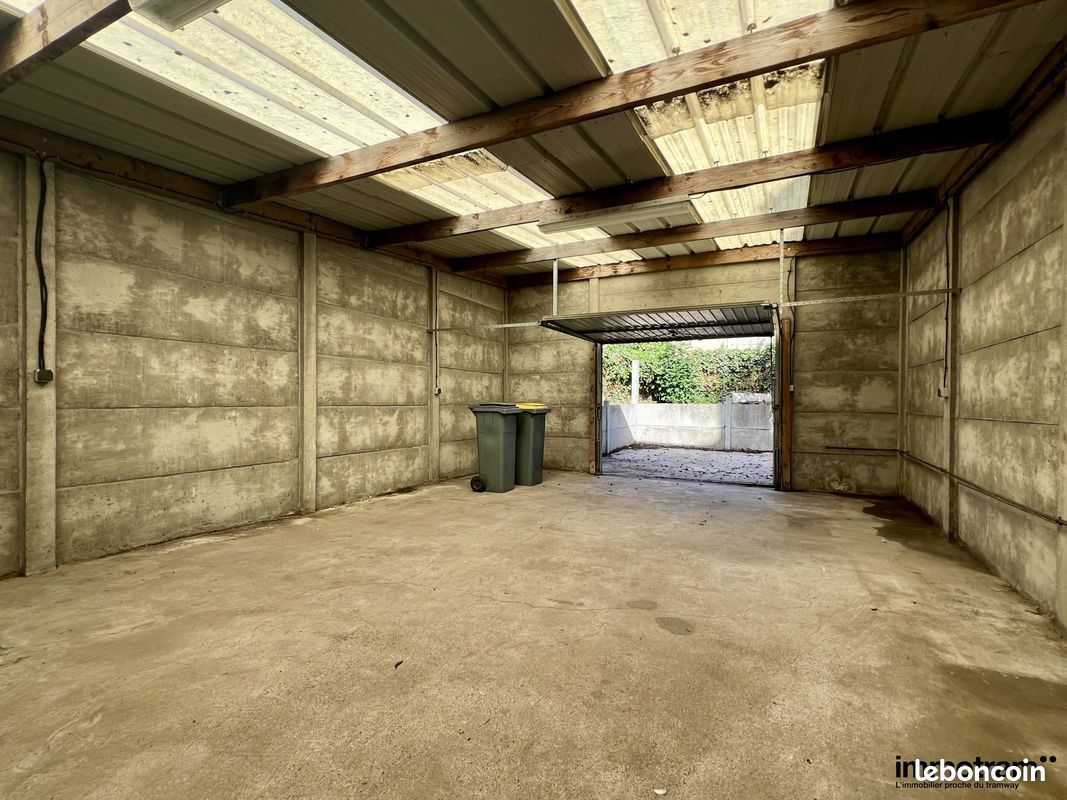 Immeuble 93 m² · à Mouvaux · 93 m² · 160 000 €