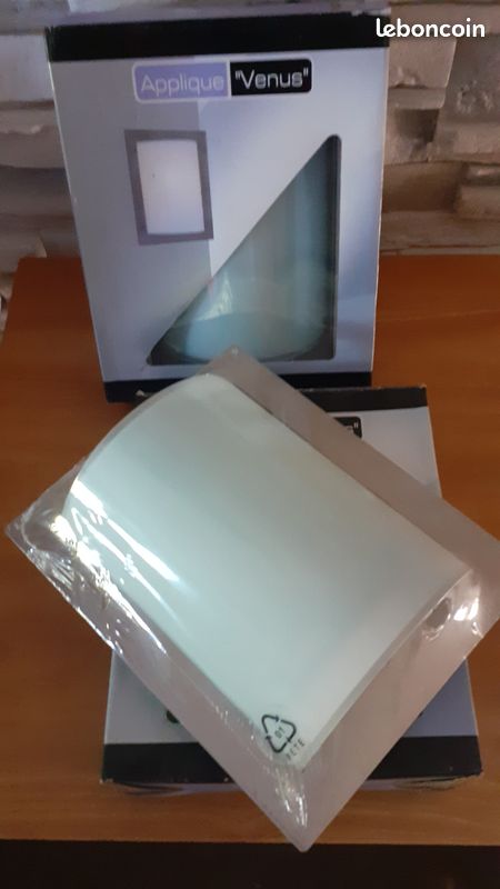 Appliques verre et alu (image 1)