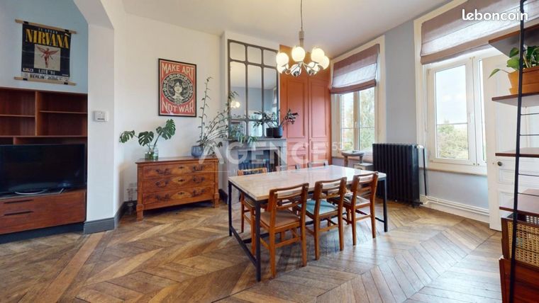 Maison 9 pièces 213 m²