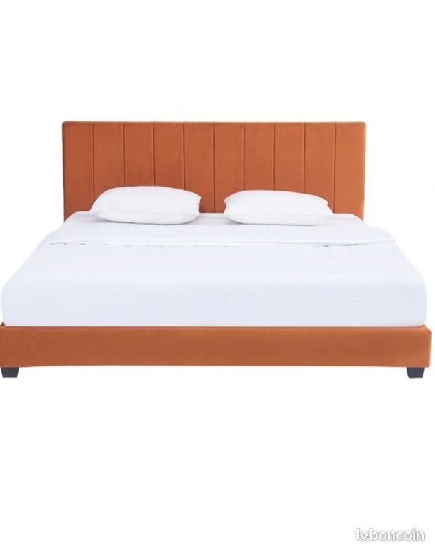 Lit adulte 140x190 cm avec tête de lit capitonnée en velours terracotta (image 2)