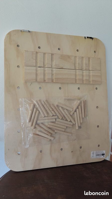 Panneau murale perforé (image 4)