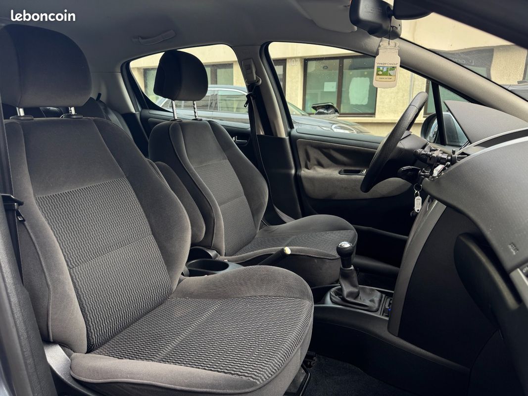 PEUGEOT 207 1.6 120ch Exécutive - 2ème Main / Courroie Accessoire OK (image 22)