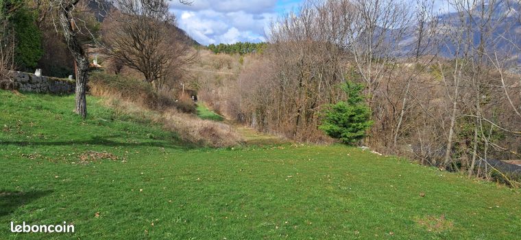 Vend terrain constructible 1400 m2