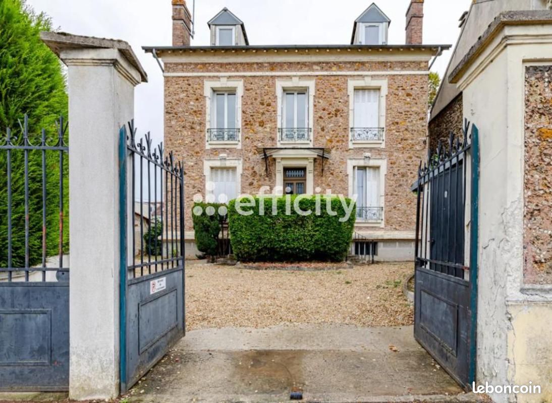 Appartement 1 pièce 33 m² · à Corbeil-Essonnes · 33 m² · 115 000 €