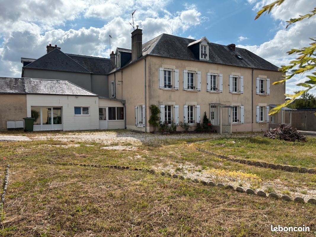 Maison 9 pièces 220 m² · à Saint-Lô · 220 m² · 285 000 €