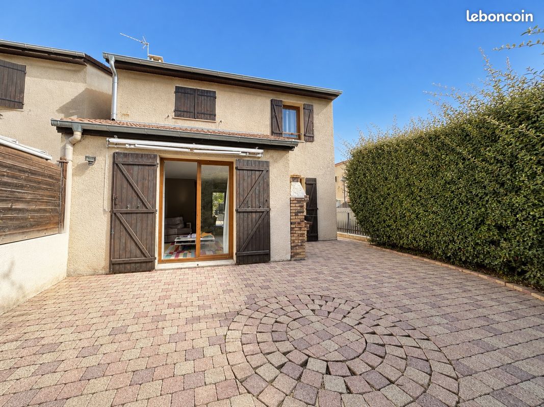 Maison 4 pièces 100 m² · à Grigny-sur-Rhône · 100 m² · 305 000 €