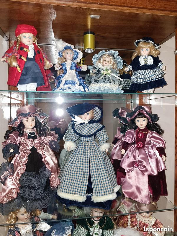 Poupée en porcelaine Eldo | Vitrine Magique