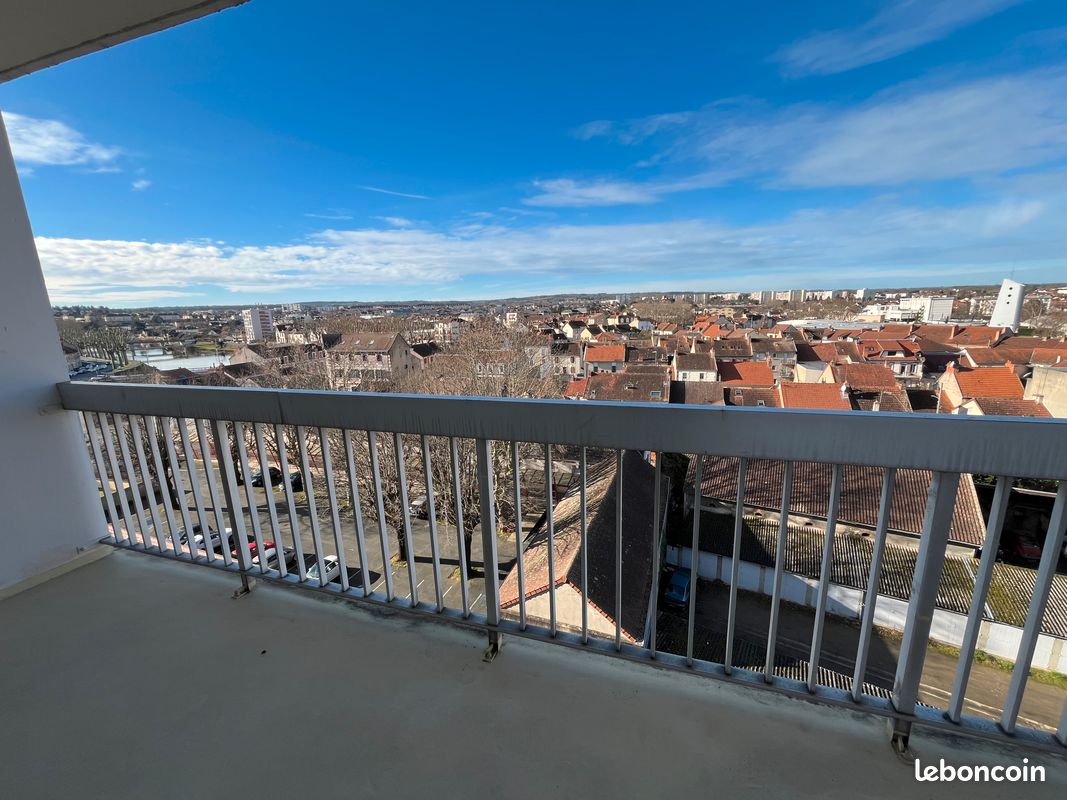 Appartement 4 pièces 85 m² · à Montluçon · 85 m² · 652 €