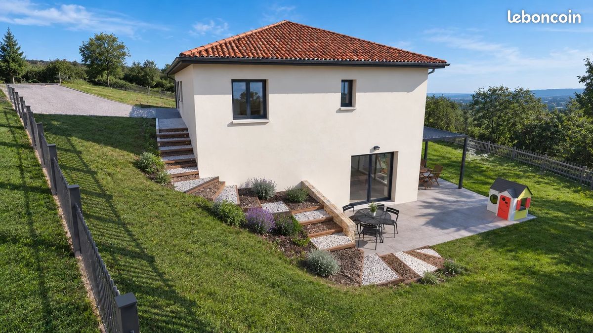 Maison 5 pièces 123 m² · à Cellieu · 123 m² · 364 000 €