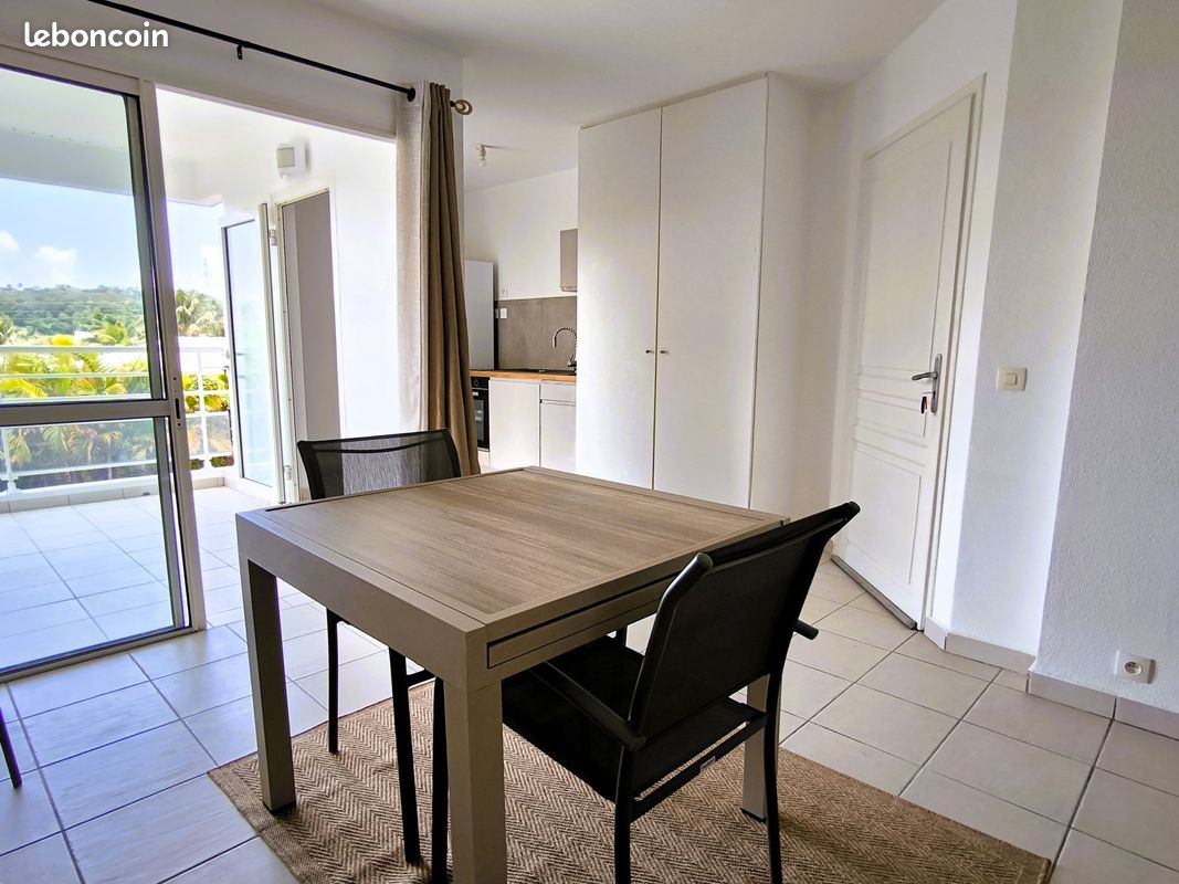 Appartement 2 pièces 41 m² · à Saint-François · 41 m² · 790 €