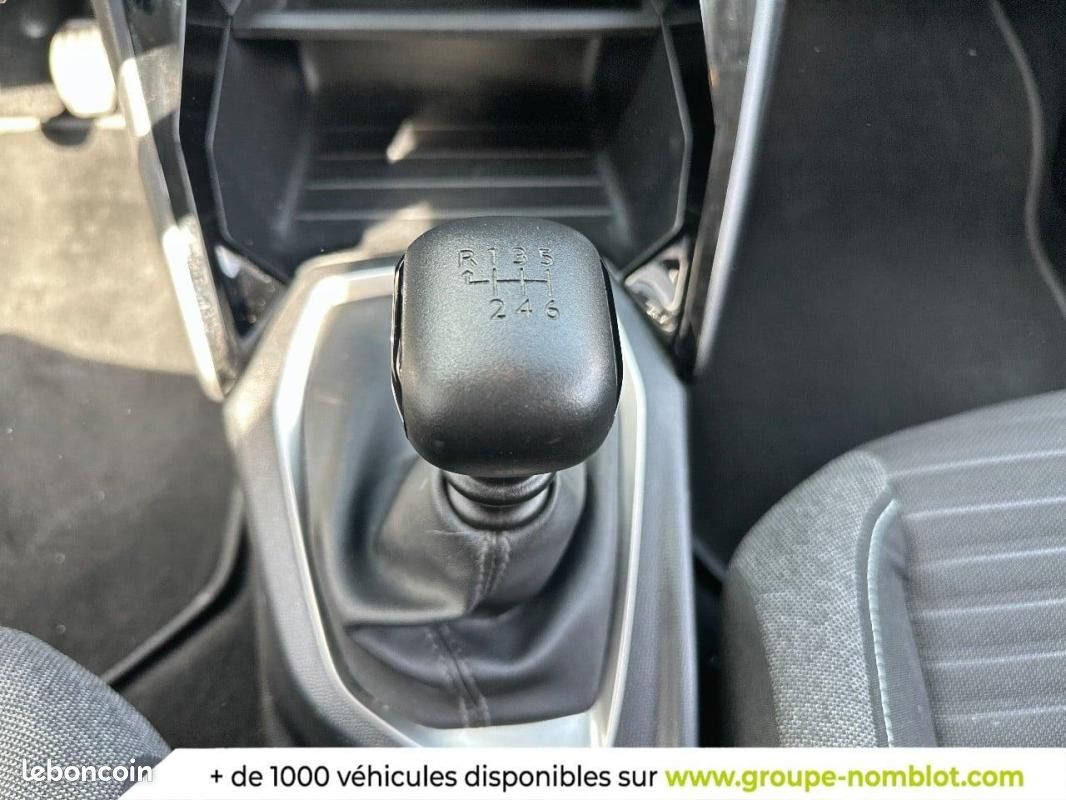 Peugeot 208 PureTech 100 S&S BVM6 Style (image 14)
