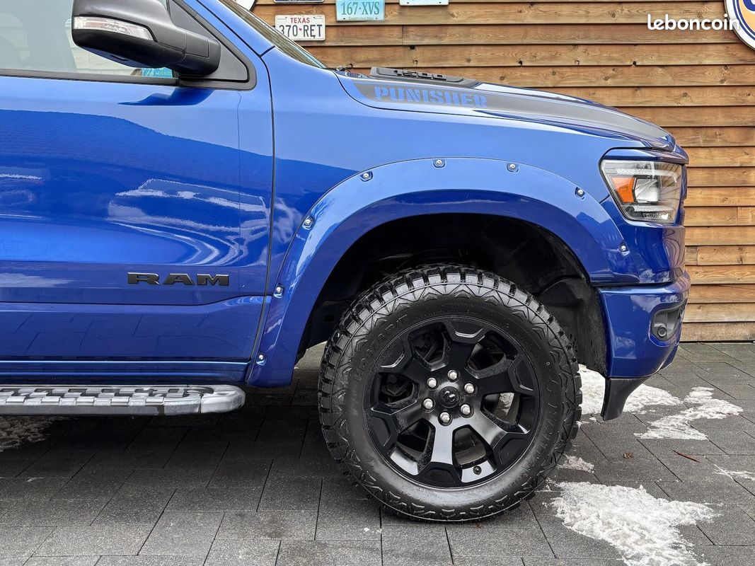 Dodge RAM 1500 Big Horn Punisher 5.7 V8 HEMI 401 ch 4x4 – GPL – CarPlay – Attelage (image 8)