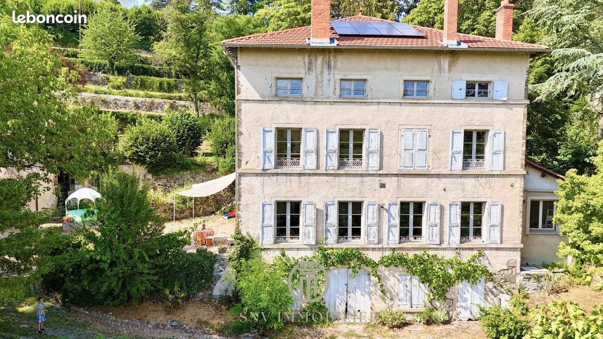 Maison 7 pièces 306 m² · à Le Puy-en-Velay · 306 m² · 430 000 €