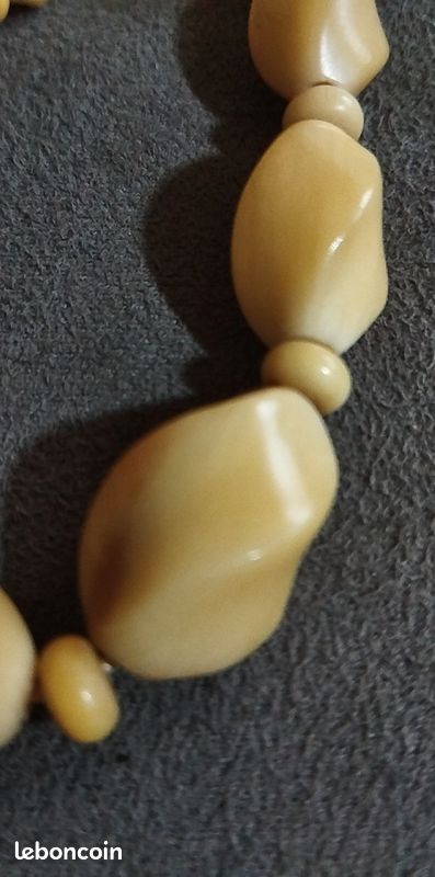 Collier Vintage Années 30 En Véritable Bakélite Orange - Très Gros Modèle - Occasion