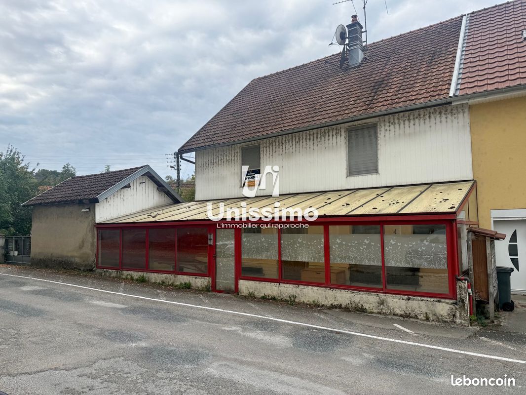 Maison 7 pièces 217 m² · à L'Isle-sur-le-Doubs · 217 m² · 65 000 €