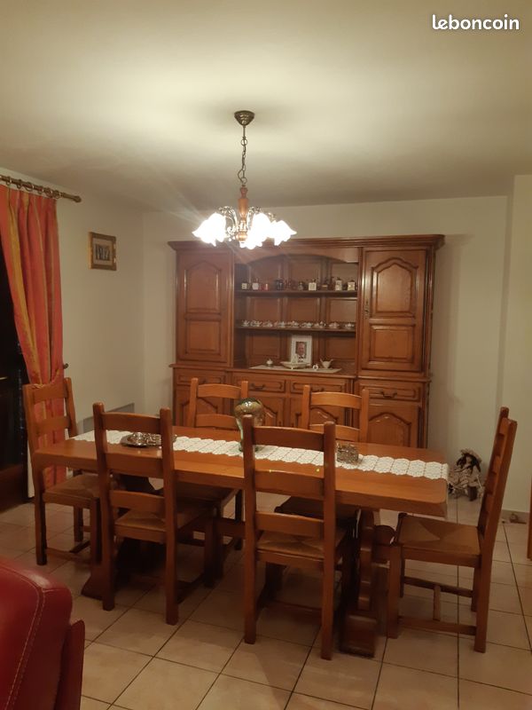 Table salle a manger en chêne massif estampillé (image 5)