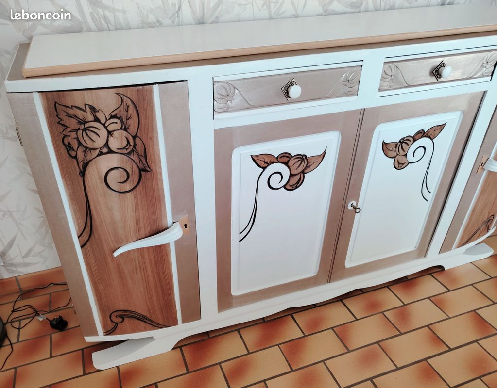 Vide maison Beau buffet art déco en noyer (image 3)