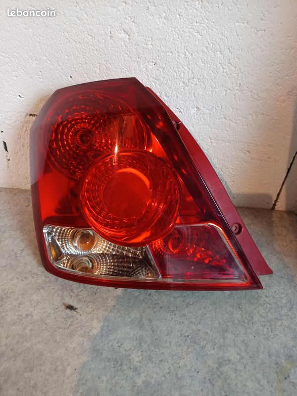 Chevrolet kalos feux arrière (image 1)