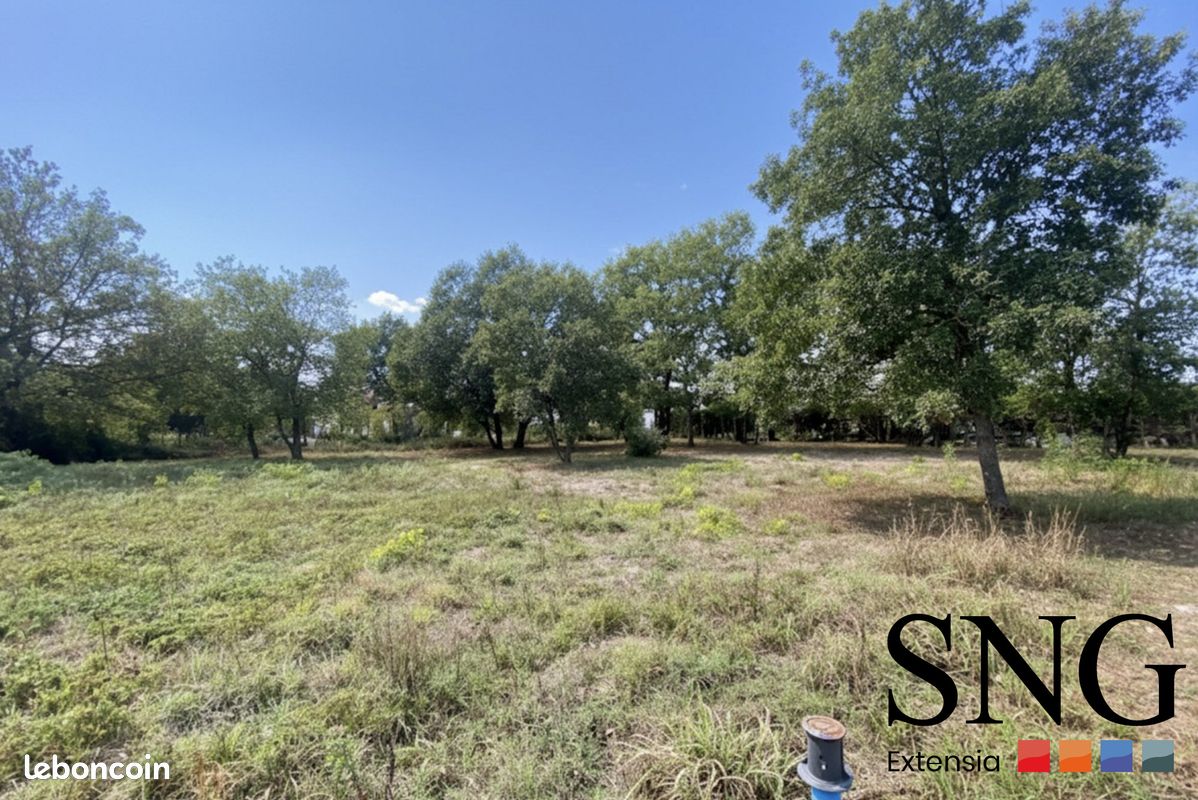 Terrain 1328 m² · à Fronton · 1 328 m² · 128 000 €