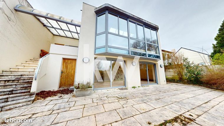 Maison 7 pièces 204 m²