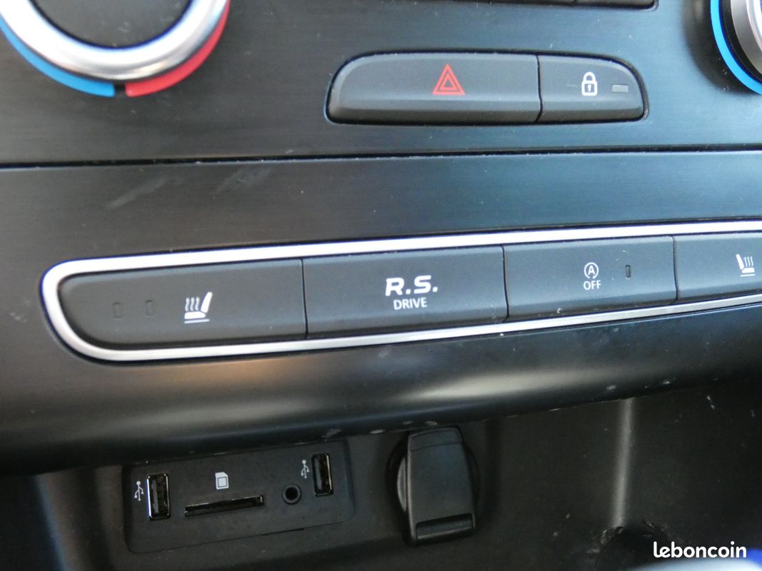 RENAULT MEGANE IV ESTATE dCi 165 Energy EDC GT 4 Control ( Historique dispo ) (image 20)