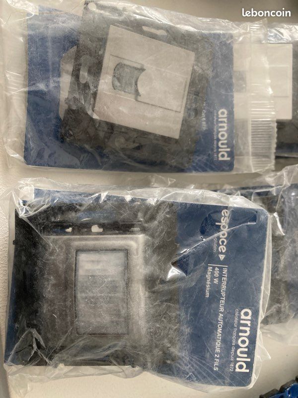 Lot Arnould Espace Evolution NEUF - Prises, interrupteurs, boutons poussoirs, radars, enjoliveurs simples, doubles, triples, etc (image 10)