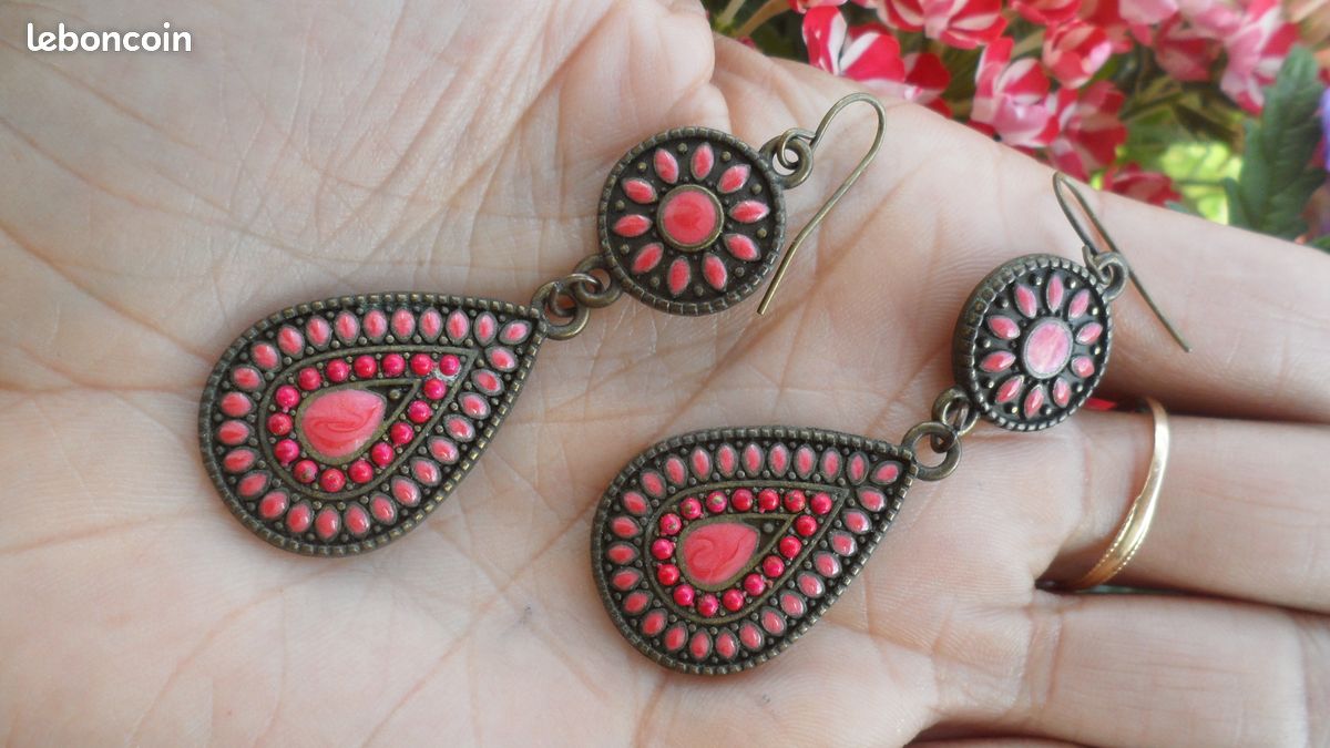 Boucles d'oreilles roses et rouges (image 4)