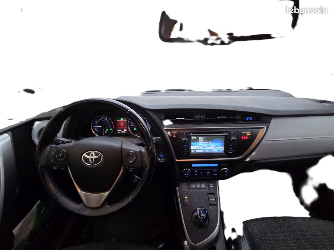 Toyota Auris HSD 136h Style - 2015 - 143 900 km - Entretien Toyota complet (image 3)