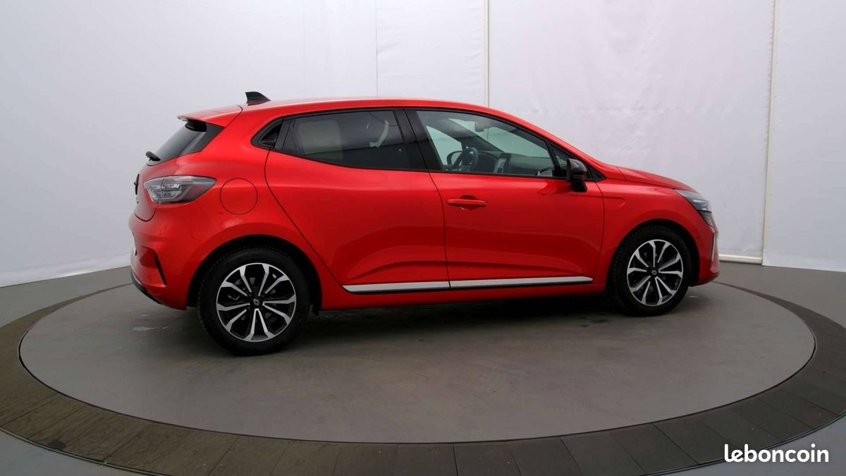 Renault clio tce 90 ch gsr2 techno (image 11)