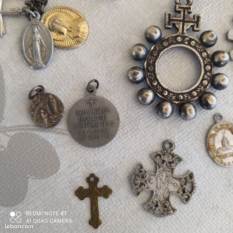 10 médailles religieuses - France