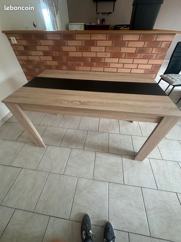 Table à manger 140 × 80 cm – effet bois chêne clair & noir – moderne (image 2)